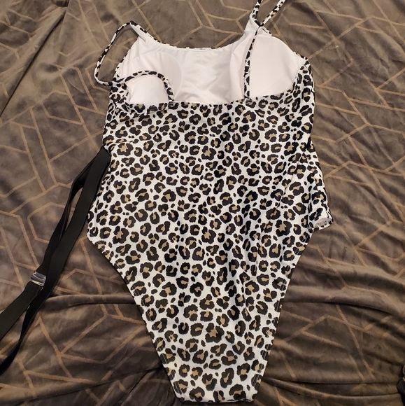 NWT My Charmo White Leopard Print One Piece bathing suit with belt size XL - Picture 3 of 4